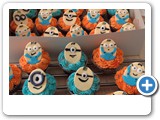 Minion cupcakes