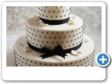 black detailed wedding cake